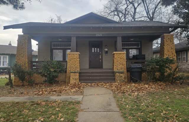 2915 N Harvey Pkwy photos photos