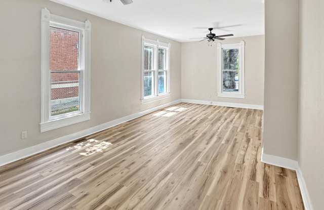 516 S Jackson Avenue Gallery 3