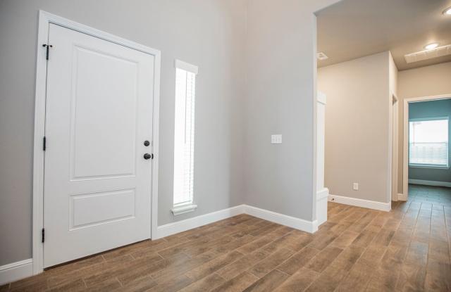 ***2010 Periwinkle Place*** Gallery 3
