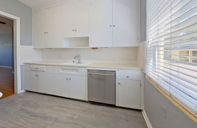 Cute and Charming Renovated Apartment! photos photos