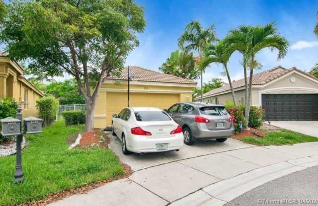 1019 Bamboo Ln - 1019 Bamboo Lane, Weston, FL 33327
