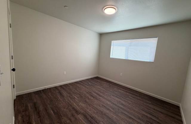 Fully Remodeled 3 Bedroom, 1 Bathroom – Washer, Dryer & Refrigerator Included Gallery 3