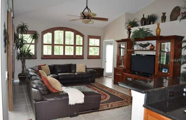 4987 KERNWOOD COURT Gallery 3
