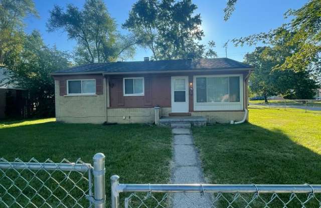Charming 3-Bedroom Home on a Corner Lot in Ypsilanti! photos photos