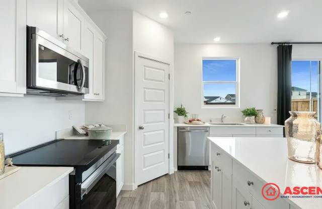 Brand New 5-Bedroom Home with Solar + Tesla Powerwall in Gossamer Grove Low electricity cost! Gallery 3