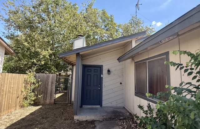10805 Lanshire Dr - B Gallery 2