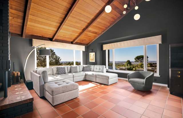 Gated 4bd Vista Home on Hilltop with Incredible Views! photos photos