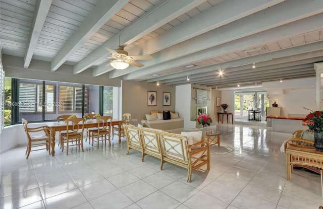 9290 SW 117th Ter Gallery 2