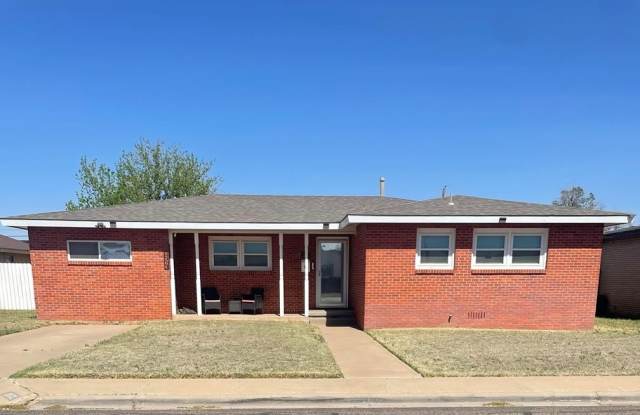 1513 E 11th St photos photos