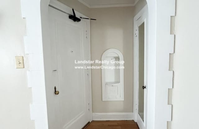1806 Farwell Gallery 1