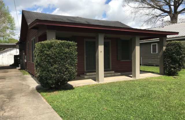 Four Bedroom, Two Bathroom , House Near UL photos photos