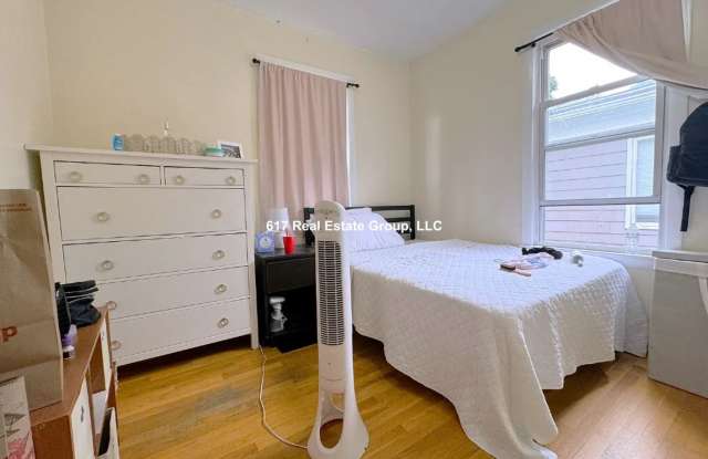 Mission Hill 2 Bed – No Broker Fee – Hot Water IncludeSpacious 4 Bed, 2 Bath – 216 Freeman St, Brookline – Near BU & Coolidge Corner – 9/1/2027d – 9/1 Gallery 4