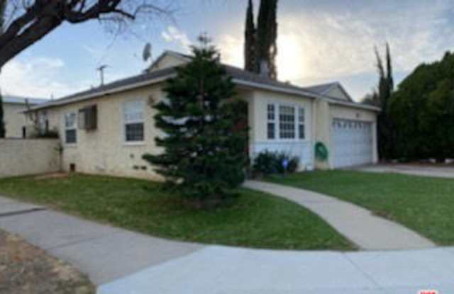 17600 Calvert Street photos photos