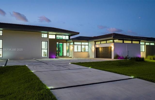 11911 NW 2nd St photos photos