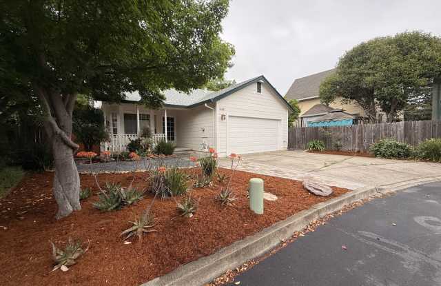 Nicely updated 2x2 Santa Rosa Home photos photos