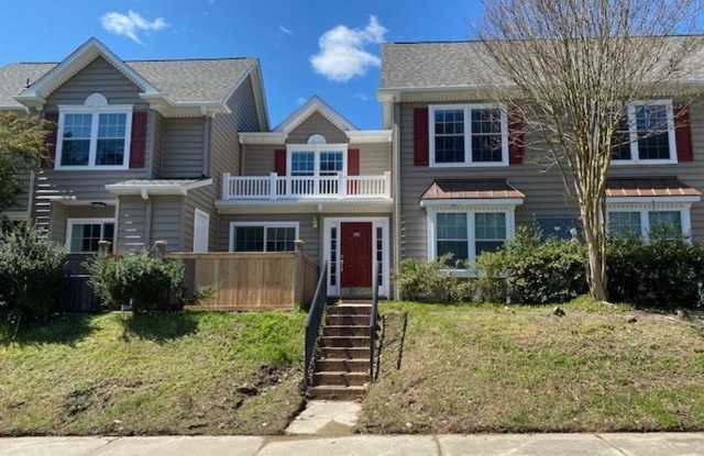 Available NOW! 2 bedroom condo in Bristol Commons, City of Williamsburg photos photos
