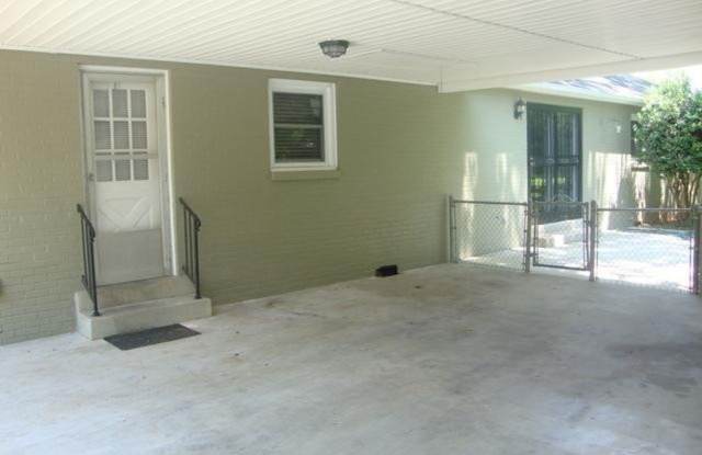 Large home in quiet neighborhood Gallery 4