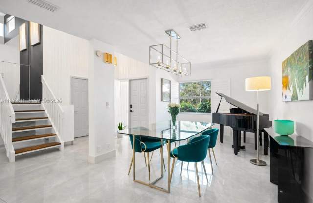 2553 NW 42nd Ave photos photos