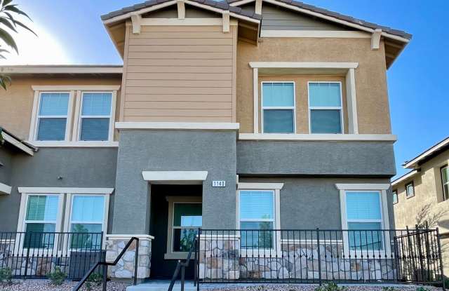 1140 Scarlet Sparrow St / Cozy Newly Build 3 Bed  2-1/2 Bath Townhome photos photos