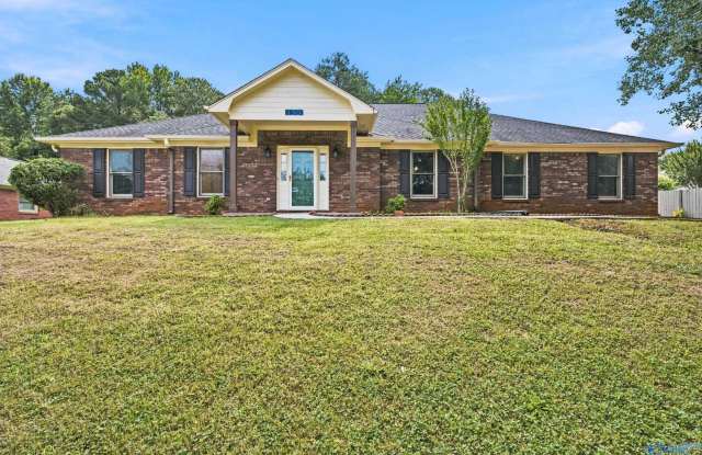 135 Castleton Drive Gallery 1