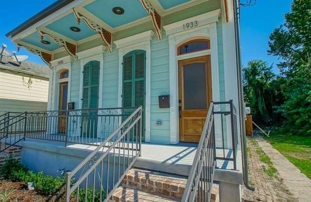 1933 FOURTH Street Gallery 2