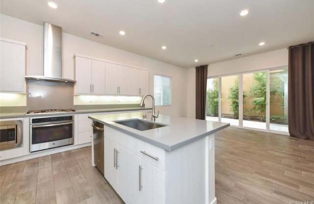 152 Newall Gallery 4