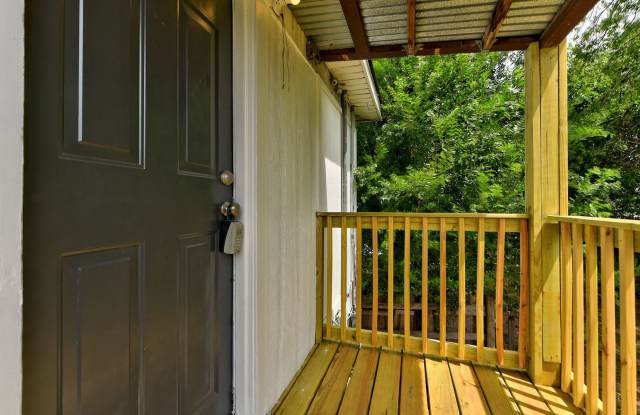 Charming Home Near Midtown: Wood Flooring and Prime City Access! Available now! photos photos