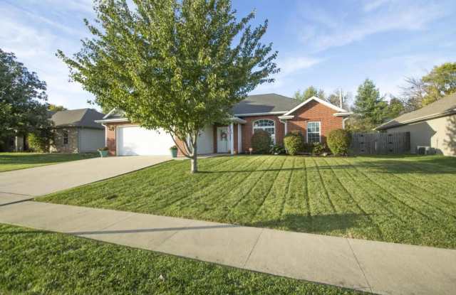 3 Bedroom Home Furnished or unfurnished available photos photos
