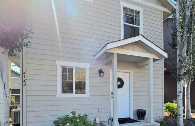 Two Bedroom Townhome in The Cottages at Saddlerock Neighborhood! photos photos