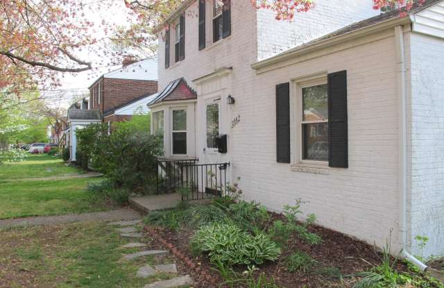 206 S JACKSON STREET Gallery 2