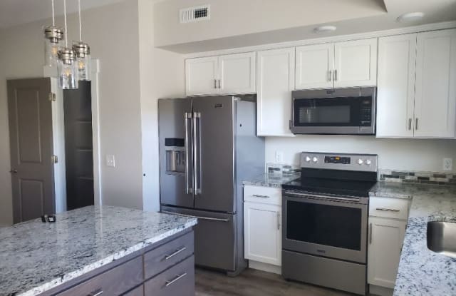 301 RiverPark Unit 202 - 301 River Park Avenue East, Wenatchee, WA 98801