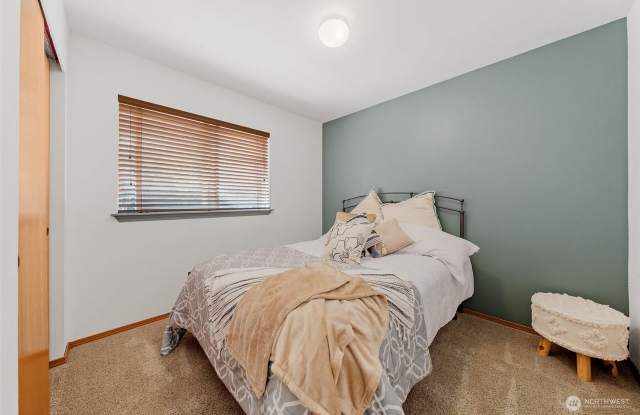 5304 25th Avenue Northwest - Master Unit Gallery 4