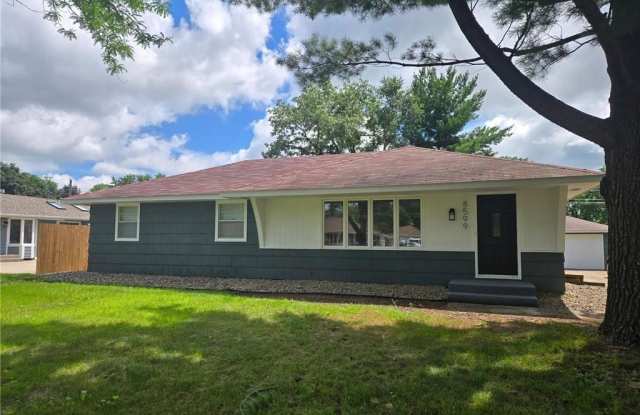 8599 Greene Avenue S - 8599 Greene Avenue South, Cottage Grove, MN 55016