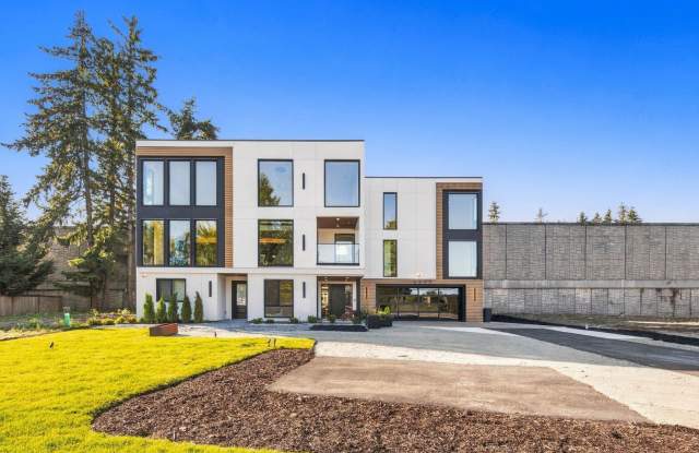 Move-In Ready Brand-New Kirkland Luxury | 5 Bedrooms & 6.5 Baths Gallery 1