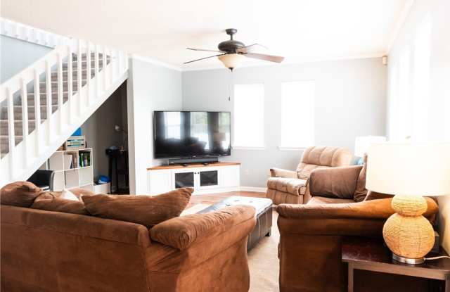 5013 Riverside Drive photos photos