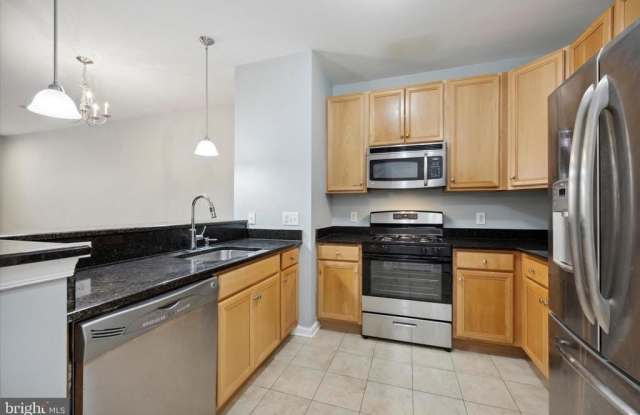 350 W ELM STREET photos photos
