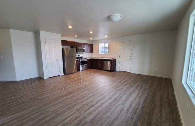 6342 Yellowstone Road Gallery 2