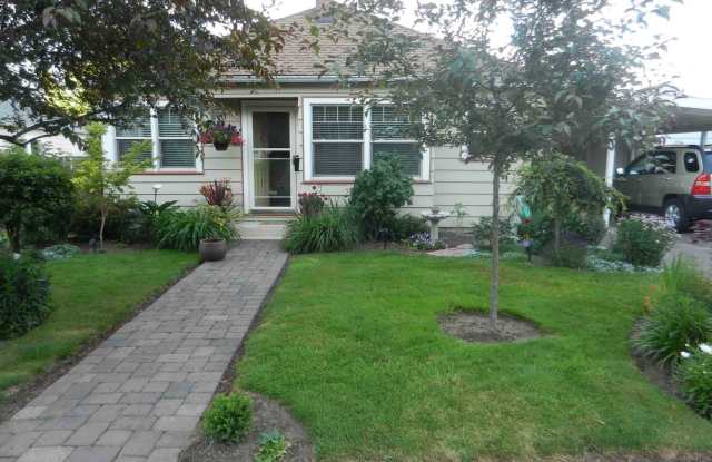 Charming home near Bush Park photos photos Charming home near Bush Park photos photos