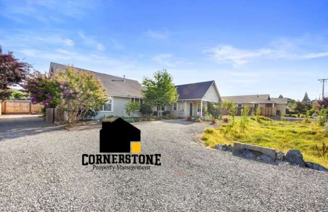 803 Agate Street - 1 - 803 Agate Street, Medford, OR 97501
