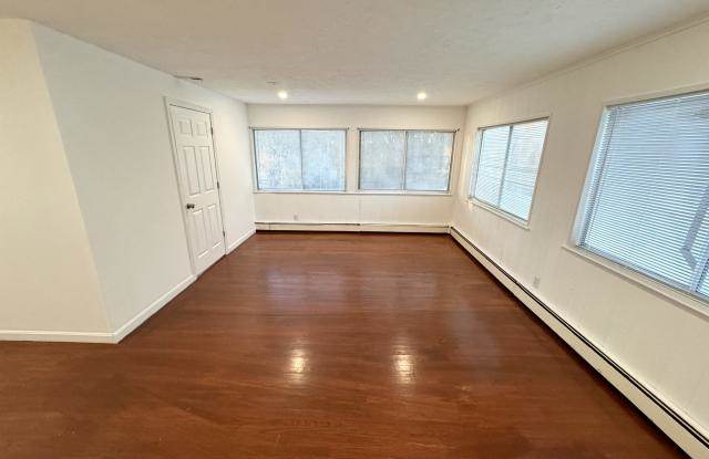 1088 South Franklin Gallery 4