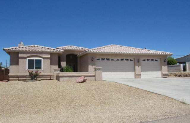 3 Bedroom 2 bathroom 3 car garage - 331 Farallon Drive, Lake Havasu City, AZ 86403
