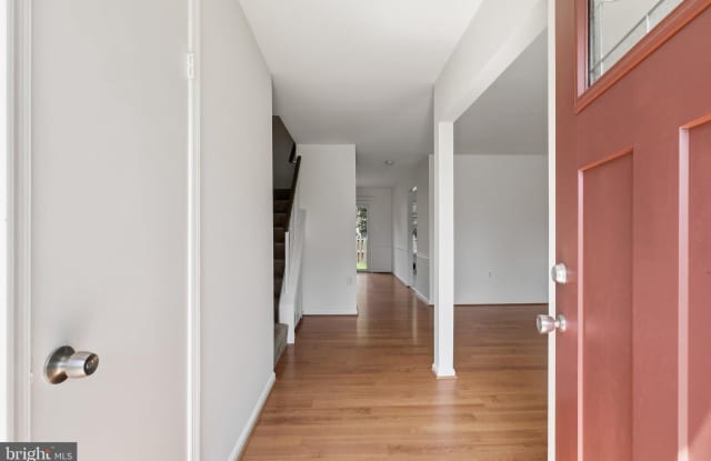 10320 COLONY PARK Drive Gallery 4