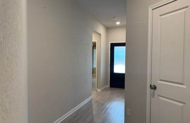 Welcome home to 12702 Mirecourt Way! Gallery 4