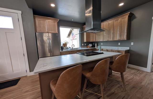Gorgeous Orchards house with a SHOP! photos photos