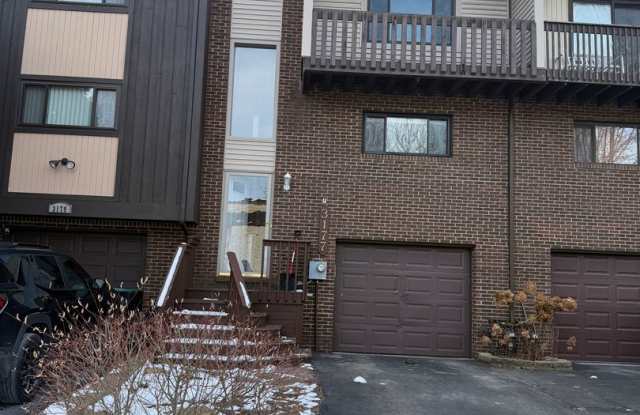 Gibsonia 2 bedroom townhome - 3177 Cheltenham Court, Allegheny County, PA 15044
