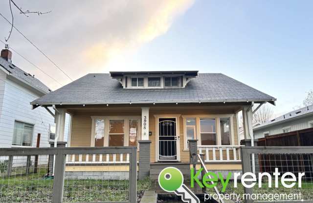 Cozy 4 Bedroom Tacoma Rental Home Near Lincoln District and Downtown - 3908 South Thompson Avenue, Tacoma, WA 98418