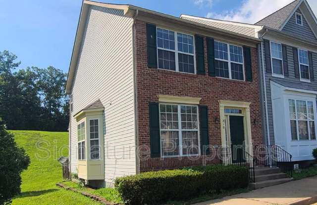 210 Hillside Ct Gallery 2
