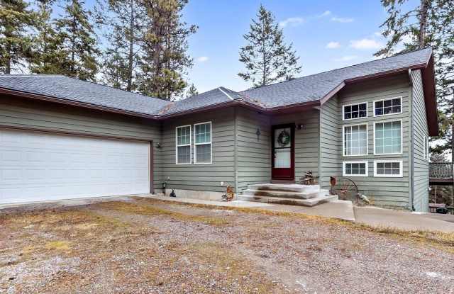 Spacious 5 Bedroom / 3 Bathroom Home for Rent in Lakeside, Montana photos photos Spacious 5 Bedroom / 3 Bathroom Home for Rent in Lakeside, Montana photos photos