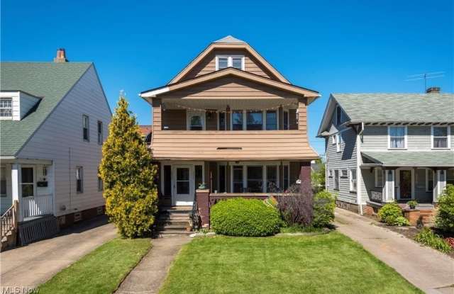 2020 Elbur Avenue photos photos