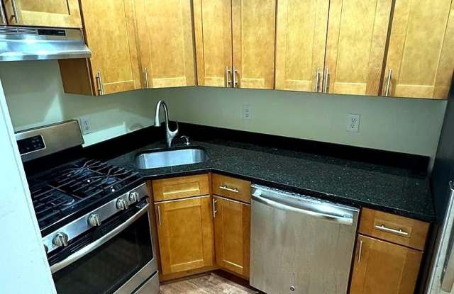 South Boston 4bed / 2bath available 9/1/2026 Gallery 3